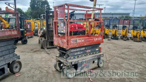 Skyjack SJ3219 electric scissor lift (2014) MA1006023