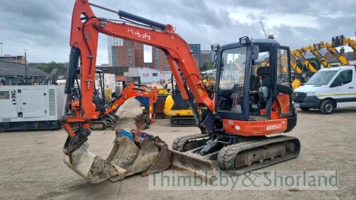 Kubota KX121-3 mini digger (2014)