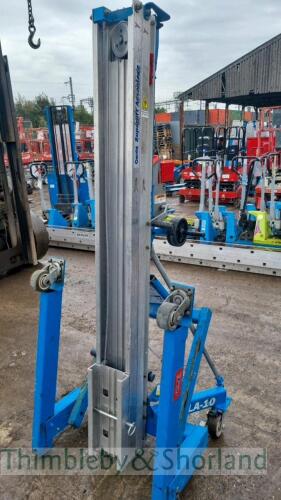 Genie SLA10 material lift MA1325870