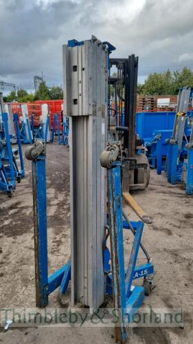 Genie SLA15 material lift