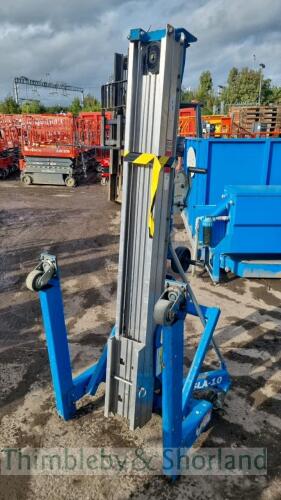 Genie SLA10 material lift E101820