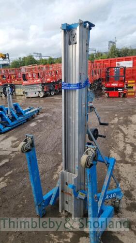 Genie SLA10 material lift E101825