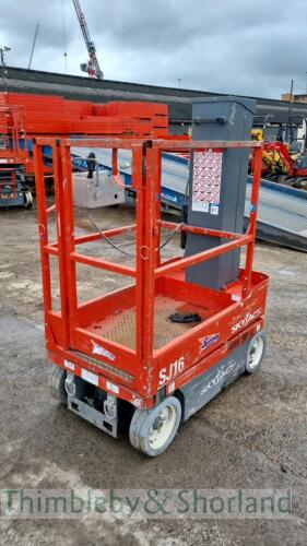 Skyjack SJ16 mast lift