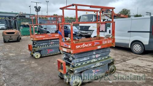 Skyjack SJ3219 electric scissor lift (2016)