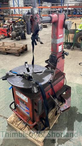 Corghi tyre fitting machine (AA1092)