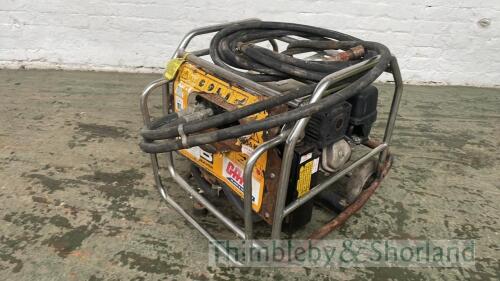 JCB Beaver pack and hose