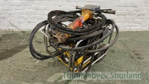 Atlas Copco hydraulic pack hose and gun (242)