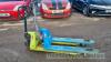 2 pallet trucks R40012027, R4000237