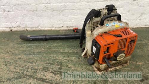 Stihl BR400 backpack blower