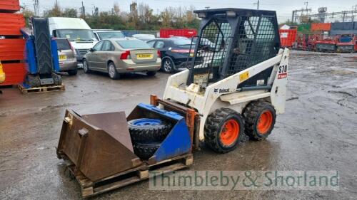 Bobcat Skidsteer with 2 buckets