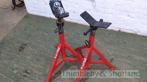 2 Ridgid folding pipe stands 780525, 795815