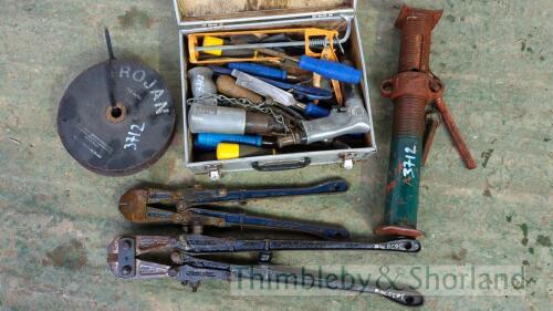 Various hand tools, 2 bolt cutters and grinding discs