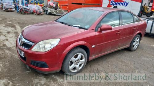 VAUXHALL VECTRA EXCLUSIV - HV57 WFJ.