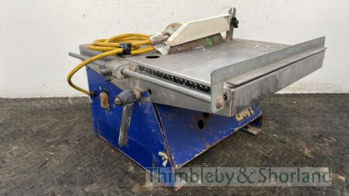 Diamant Boart tile saw