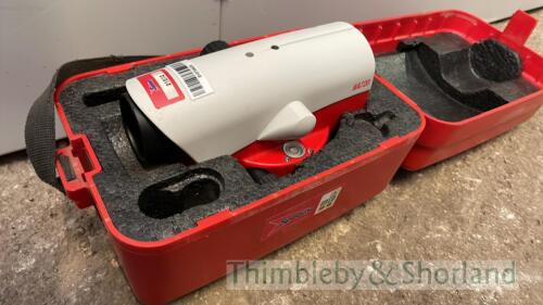 Leica NA720 laser level