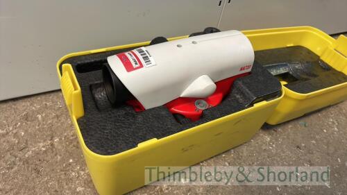 Leica NA720 laser level