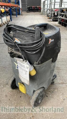 Karcher vacuum