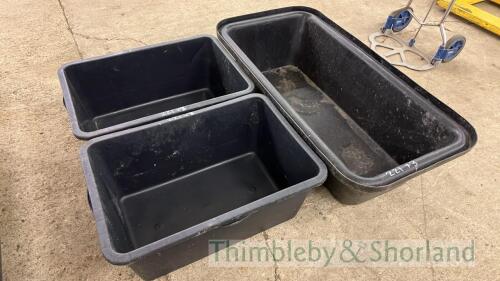 3 plastic baths