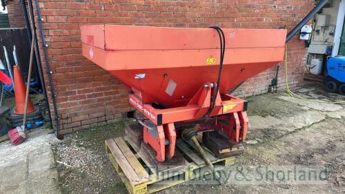 Kuhn M420 twin disc fertiliser spinner