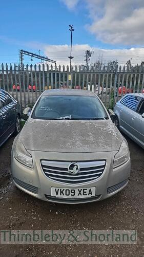 VAUXHALL INSIGNIA EXCLUSIV 160CDTI - VK09 XEA.