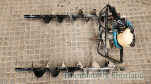 Makita BBA520 petrol auger and 2 flights