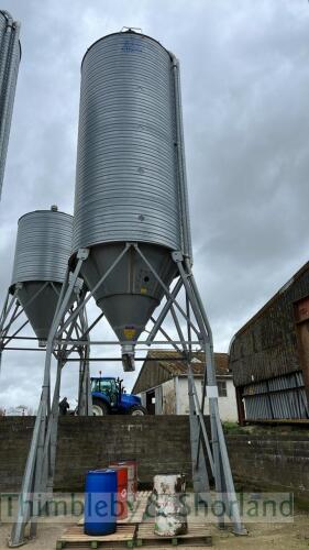 McAvee 32 tonne food silo Buyer to arrange removal