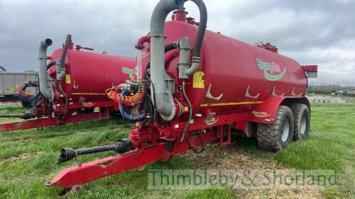 Slurrykat 4000 gallon tanker (2018) side loading arm, air and hydraulic brakes, LED lights, steering axles, tyres 560x22.5. Used for digestate.