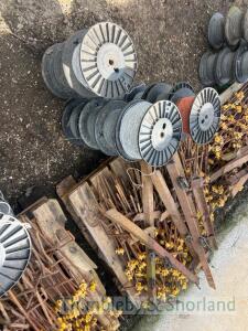 Approx 100 metal electric fencing stakes, 6 straining posts, 11 reel of wire
