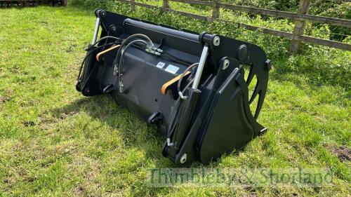 Heavy duty grab bucket with euro fittings, as new