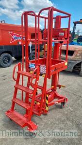 Quickstep 200 access platform MA0297467