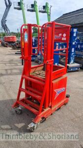 Secure step access platform MA1319118