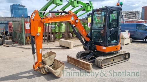 Hitachi ZX33U mini digger (2018)