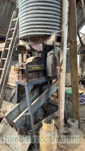 Bentall roller mill and auger