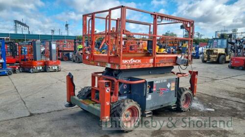 Skyjack SJ6832RT diesel scissor lift MA14349365