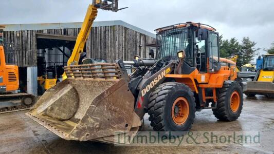 Doosan DL280-5 loading shovel (2020)