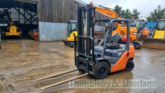 Toyota Tonero 25 gas forklift (2016)