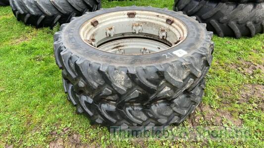 Pair of rims and tyres Stomil 13.6 R38