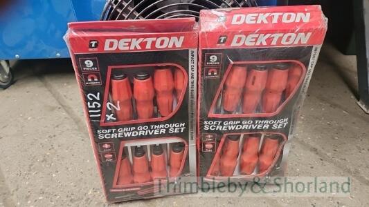 2 Dekton 9pc screwdriver sets