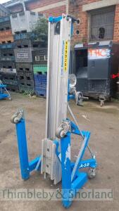 Genie SLA10 material lift