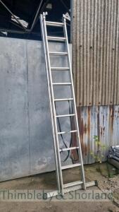 Aluminium double ladder