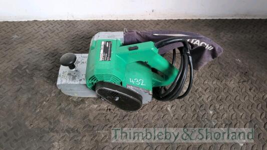 Hitachi SB110 belt sander