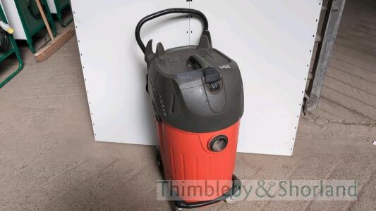 Husqvarna vacuum