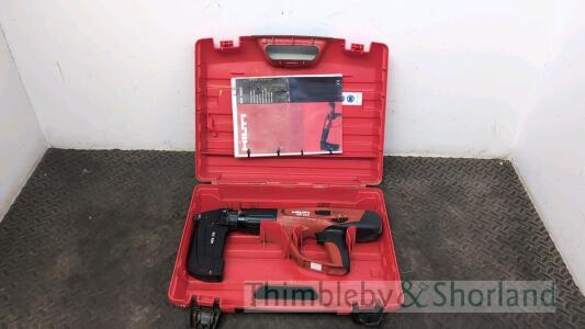 Hilti DX460 nail gun