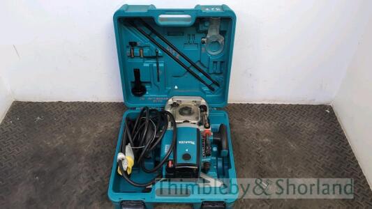 Makita RP2301FC router