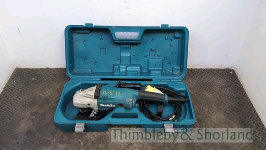 Makita GA9020 angle grinder