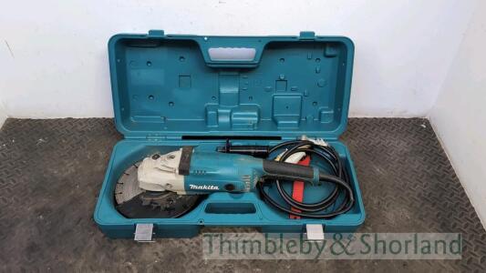 Makita GA9020 angle grinder