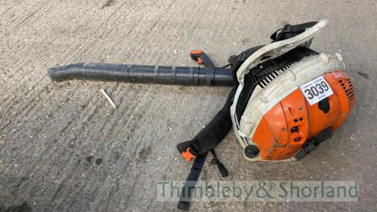 Stihl BR600 backpack blower