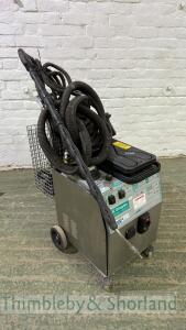 Dimplex SV8000 steam and vacuum cleaner