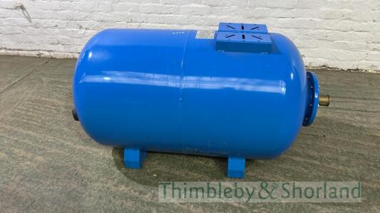 Lowara 300L, 10bar diaphragm pressure tank