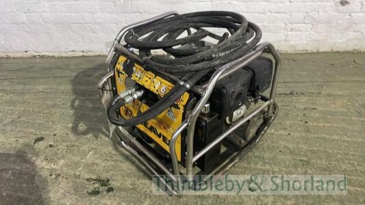 JCB Beaver hydraulic power pack and hose MA011697